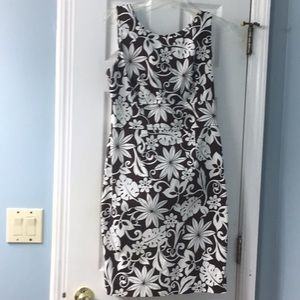 Signature Size 14 dress with cute cutout back